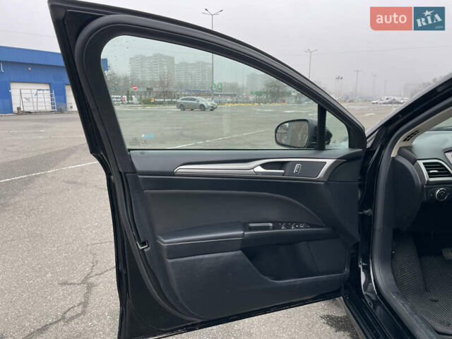 Чорний Форд Фьюжен, об'ємом двигуна 2.4 л та пробігом 180 тис. км за 12000 $, фото 10 на Automoto.ua