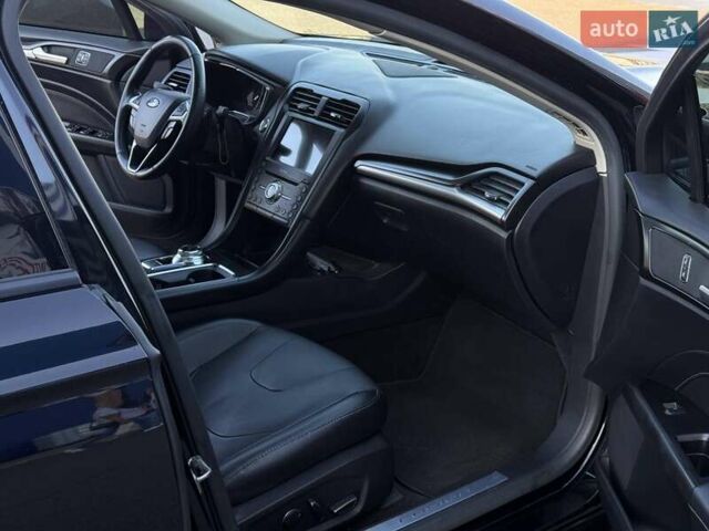 Чорний Форд Фьюжен, об'ємом двигуна 2 л та пробігом 75 тис. км за 16800 $, фото 29 на Automoto.ua