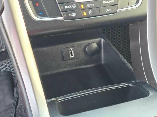 Черный Форд Фьюжн, объемом двигателя 2 л и пробегом 167 тыс. км за 10999 $, фото 16 на Automoto.ua