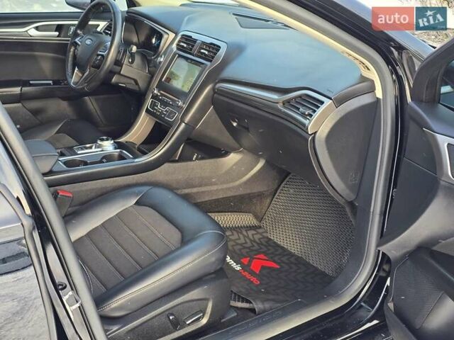 Чорний Форд Фьюжен, об'ємом двигуна 2 л та пробігом 167 тис. км за 10999 $, фото 62 на Automoto.ua