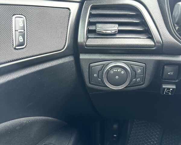 Чорний Форд Фьюжен, об'ємом двигуна 2.49 л та пробігом 172 тис. км за 12800 $, фото 8 на Automoto.ua