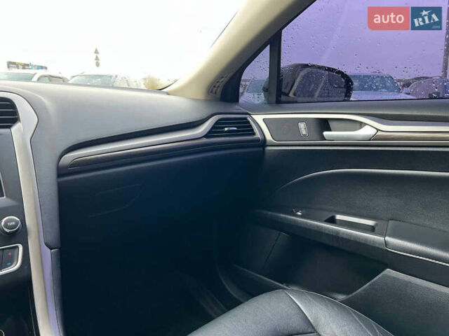 Чорний Форд Фьюжен, об'ємом двигуна 1.5 л та пробігом 112 тис. км за 11940 $, фото 31 на Automoto.ua