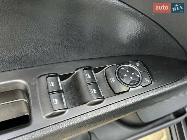 Чорний Форд Фьюжен, об'ємом двигуна 1.5 л та пробігом 112 тис. км за 11940 $, фото 15 на Automoto.ua