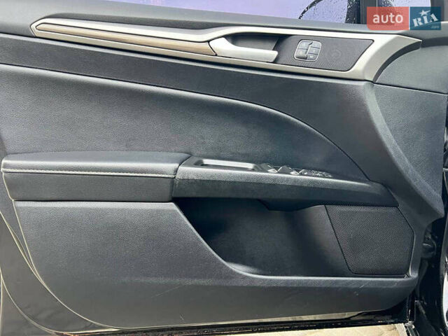 Чорний Форд Фьюжен, об'ємом двигуна 1.5 л та пробігом 112 тис. км за 11940 $, фото 14 на Automoto.ua