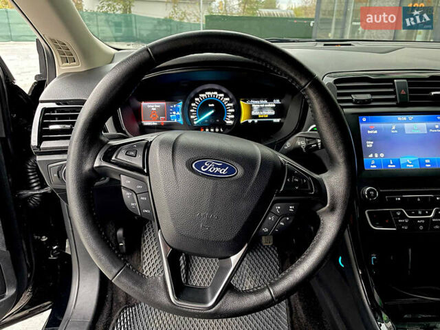 Форд Фьюжен 2018 у Вараш (Кузнецовськ) на Automoto.ua Чорний Форд Фьюжен, об'ємом двигуна 2.5 л та пробігом 131 тис. км за 14500 $, фото 21 на Automoto.ua