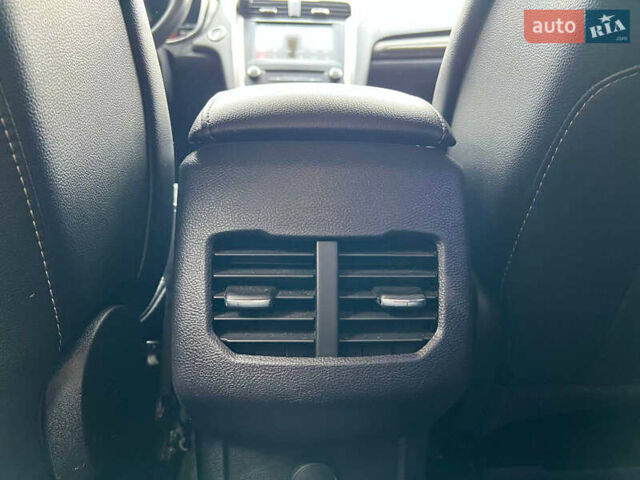 Чорний Форд Фьюжен, об'ємом двигуна 1.5 л та пробігом 112 тис. км за 11940 $, фото 37 на Automoto.ua