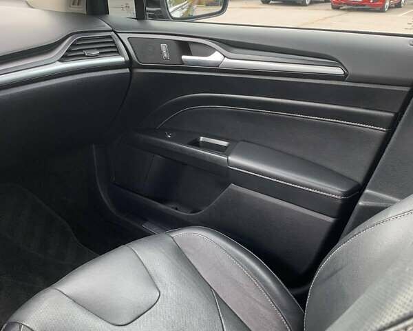 Черный Форд Фьюжн, объемом двигателя 2 л и пробегом 101 тыс. км за 15300 $, фото 8 на Automoto.ua