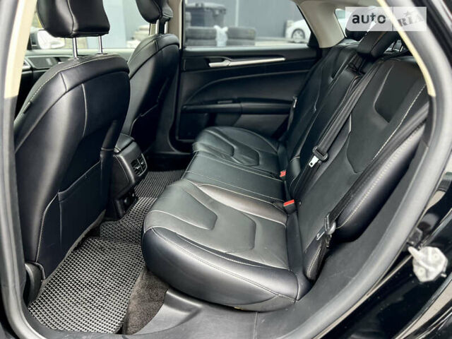 Чорний Форд Фьюжен, об'ємом двигуна 2 л та пробігом 111 тис. км за 17900 $, фото 7 на Automoto.ua