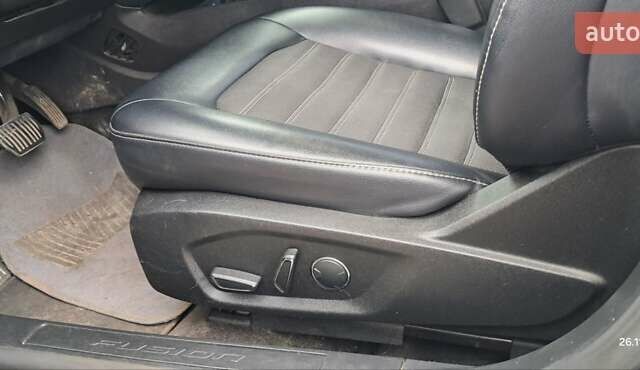 Чорний Форд Фьюжен, об'ємом двигуна 2 л та пробігом 150 тис. км за 16299 $, фото 10 на Automoto.ua