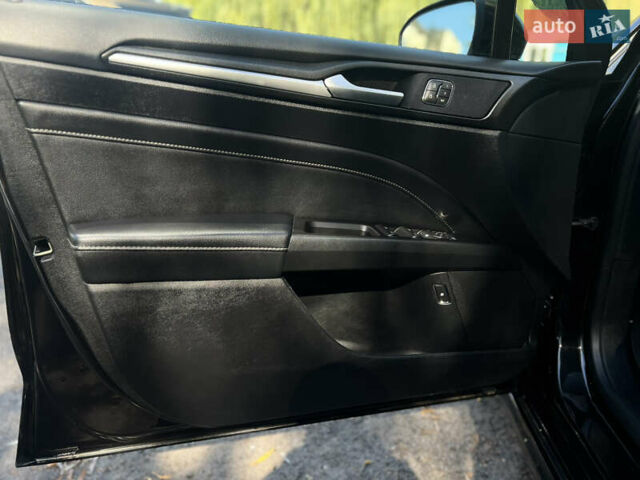 Черный Форд Фьюжн, объемом двигателя 2 л и пробегом 152 тыс. км за 16300 $, фото 10 на Automoto.ua