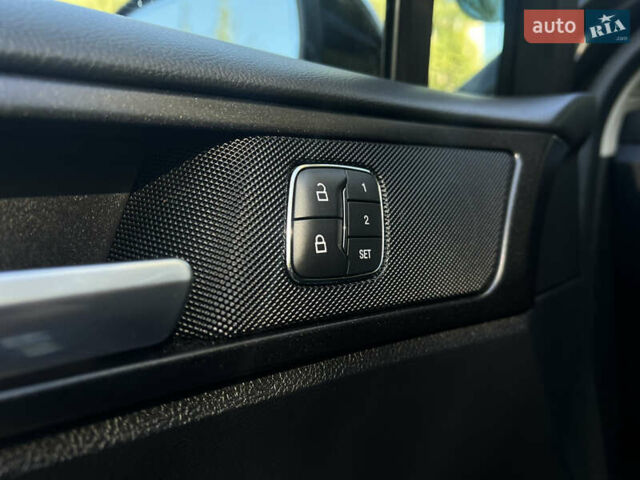 Черный Форд Фьюжн, объемом двигателя 2 л и пробегом 152 тыс. км за 16300 $, фото 12 на Automoto.ua