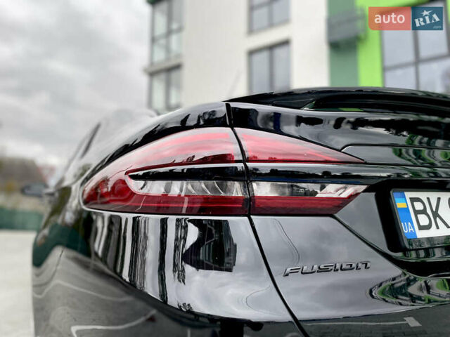 Форд Фьюжен 2018 у Вараш (Кузнецовськ) на Automoto.ua Чорний Форд Фьюжен, об'ємом двигуна 2.5 л та пробігом 131 тис. км за 14500 $, фото 7 на Automoto.ua