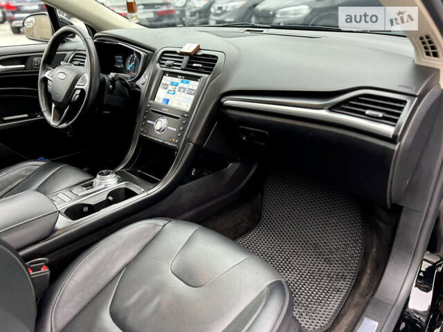 Чорний Форд Фьюжен, об'ємом двигуна 2 л та пробігом 111 тис. км за 17900 $, фото 27 на Automoto.ua