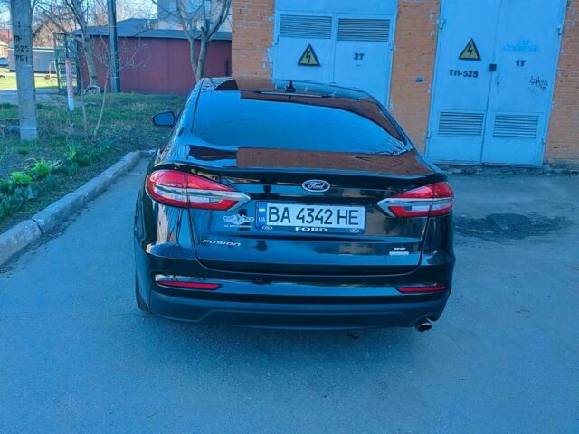 Черный Форд Фьюжн, объемом двигателя 1.5 л и пробегом 95 тыс. км за 12000 $, фото 2 на Automoto.ua