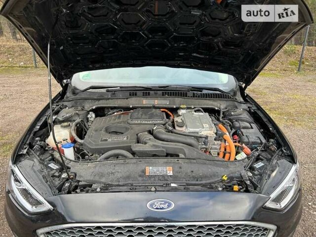 Черный Форд Фьюжн, объемом двигателя 2 л и пробегом 60 тыс. км за 21000 $, фото 3 на Automoto.ua