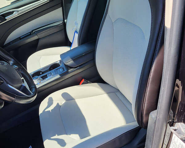 Чорний Форд Фьюжен, об'ємом двигуна 1.5 л та пробігом 27 тис. км за 13500 $, фото 2 на Automoto.ua