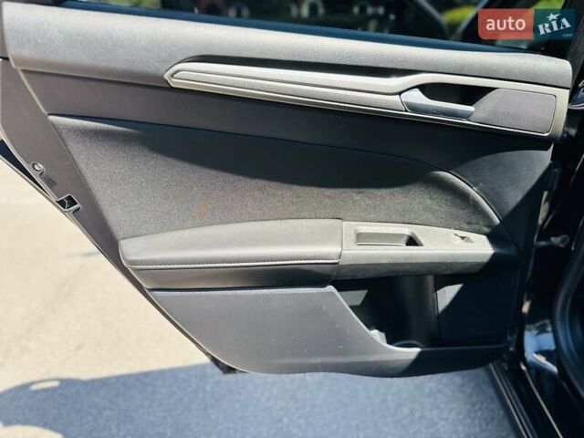 Черный Форд Фьюжн, объемом двигателя 2 л и пробегом 45 тыс. км за 14950 $, фото 68 на Automoto.ua