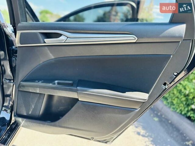 Черный Форд Фьюжн, объемом двигателя 2 л и пробегом 45 тыс. км за 14950 $, фото 59 на Automoto.ua