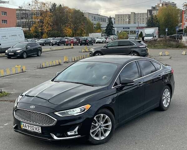 Форд Фьюжн 2020 в Киеве на Automoto.ua Черный Форд Фьюжн, объемом двигателя 2 л и пробегом 71 тыс. км за 19300 $, фото 2 на Automoto.ua