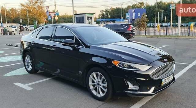 Форд Фьюжн 2020 в Киеве на Automoto.ua Черный Форд Фьюжн, объемом двигателя 2 л и пробегом 71 тыс. км за 19300 $, фото 12 на Automoto.ua