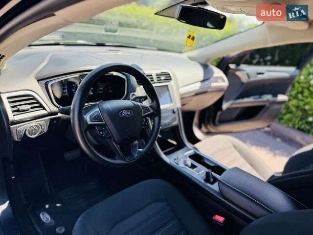 Форд Фьюжн 2020 в Днепре (Днепропетровске) на Automoto.ua Черный Форд Фьюжн, объемом двигателя 2 л и пробегом 45 тыс. км за 14900 $, фото 50 на Automoto.ua