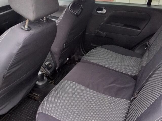 Черный Форд Фьюжн, объемом двигателя 1.4 л и пробегом 212 тыс. км за 5400 $, фото 7 на Automoto.ua