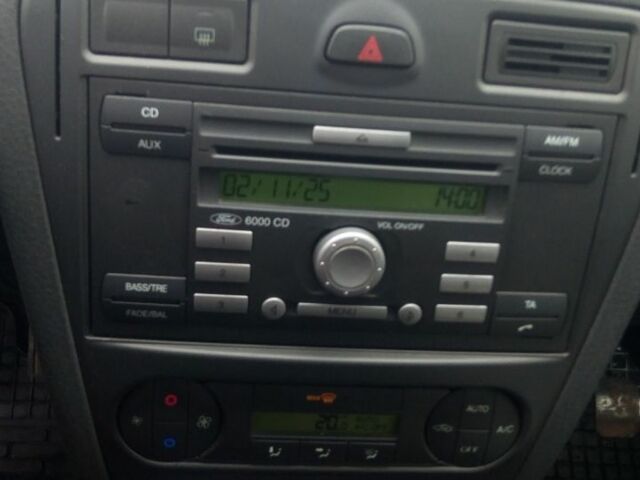 Черный Форд Фьюжн, объемом двигателя 1.6 л и пробегом 213 тыс. км за 6100 $, фото 10 на Automoto.ua