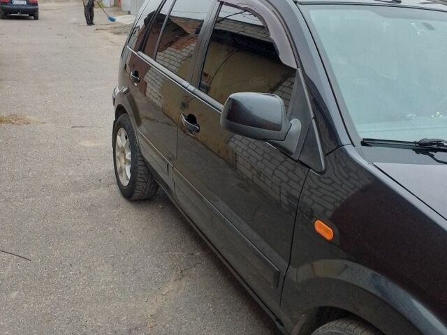 Чорний Форд Фьюжен, об'ємом двигуна 1.4 л та пробігом 212 тис. км за 5400 $, фото 3 на Automoto.ua