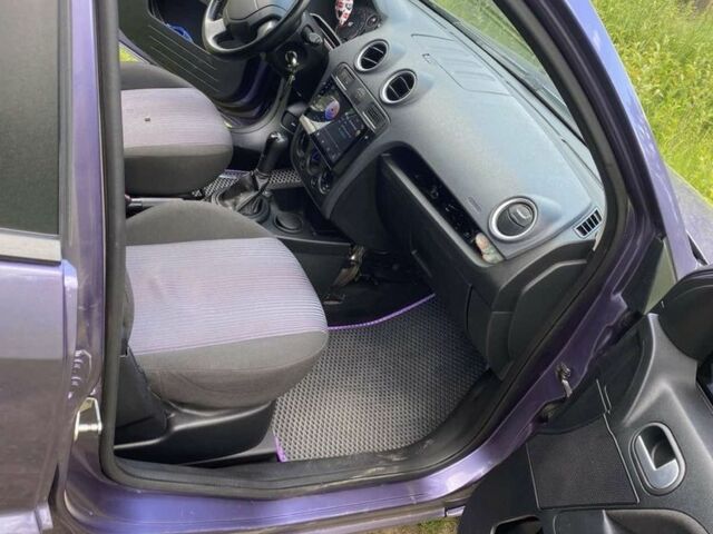 Фиолетовый Форд Фьюжн, объемом двигателя 0.14 л и пробегом 81 тыс. км за 4999 $, фото 2 на Automoto.ua