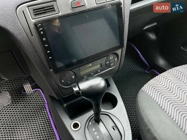 Фіолетовий Форд Фьюжен, об'ємом двигуна 1.6 л та пробігом 180 тис. км за 6500 $, фото 9 на Automoto.ua