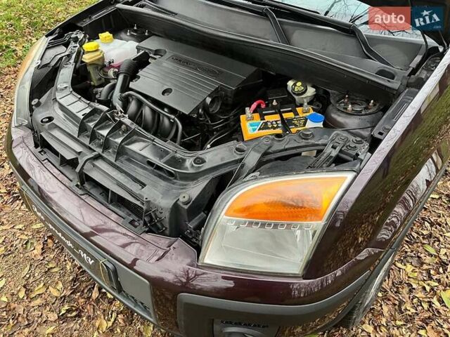 Фіолетовий Форд Фьюжен, об'ємом двигуна 1.6 л та пробігом 180 тис. км за 6500 $, фото 14 на Automoto.ua