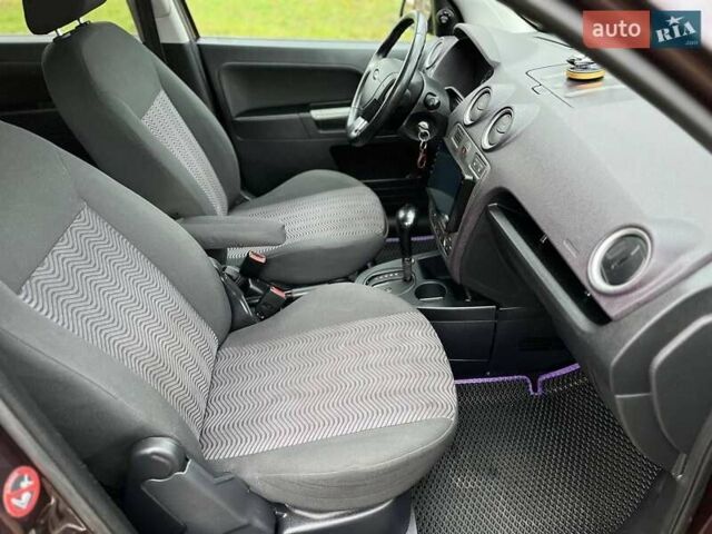 Фіолетовий Форд Фьюжен, об'ємом двигуна 1.6 л та пробігом 180 тис. км за 6500 $, фото 19 на Automoto.ua