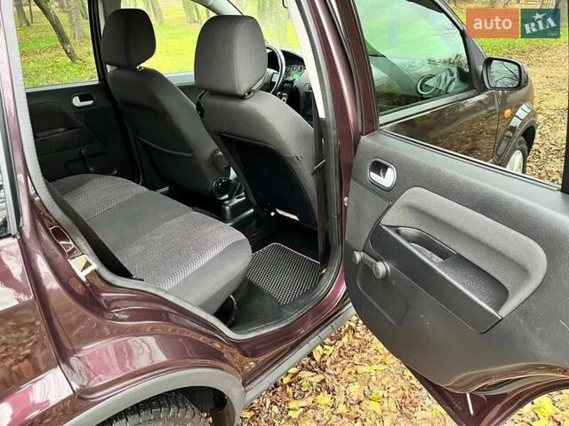 Фіолетовий Форд Фьюжен, об'ємом двигуна 1.6 л та пробігом 180 тис. км за 6500 $, фото 20 на Automoto.ua