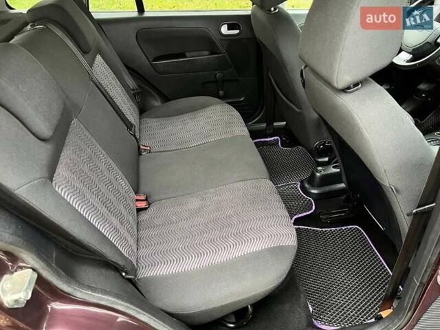 Фіолетовий Форд Фьюжен, об'ємом двигуна 1.6 л та пробігом 180 тис. км за 6500 $, фото 17 на Automoto.ua