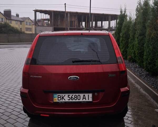 Червоний Форд Фьюжен, об'ємом двигуна 1.6 л та пробігом 165 тис. км за 3350 $, фото 16 на Automoto.ua