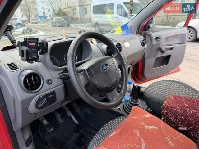 Червоний Форд Фьюжен, об'ємом двигуна 1.4 л та пробігом 285 тис. км за 2999 $, фото 22 на Automoto.ua