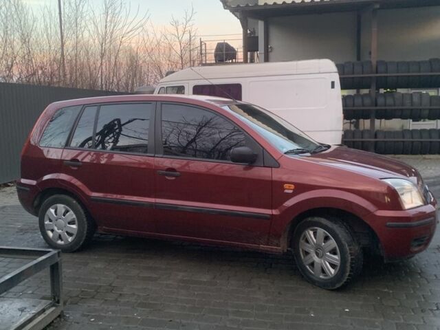 Красный Форд Фьюжн, объемом двигателя 1.4 л и пробегом 280 тыс. км за 3800 $, фото 1 на Automoto.ua