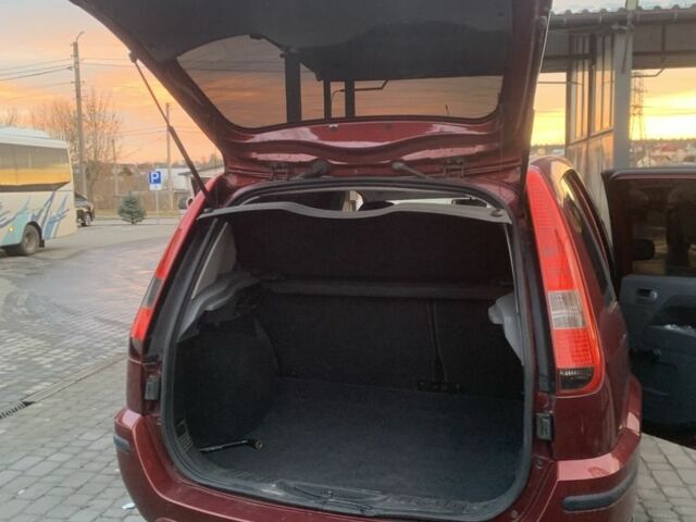 Красный Форд Фьюжн, объемом двигателя 1.4 л и пробегом 280 тыс. км за 3800 $, фото 6 на Automoto.ua