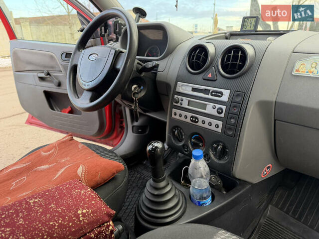 Червоний Форд Фьюжен, об'ємом двигуна 1.4 л та пробігом 285 тис. км за 2999 $, фото 32 на Automoto.ua