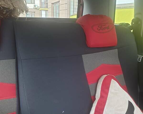 Красный Форд Фьюжн, объемом двигателя 0 л и пробегом 160 тыс. км за 3500 $, фото 4 на Automoto.ua