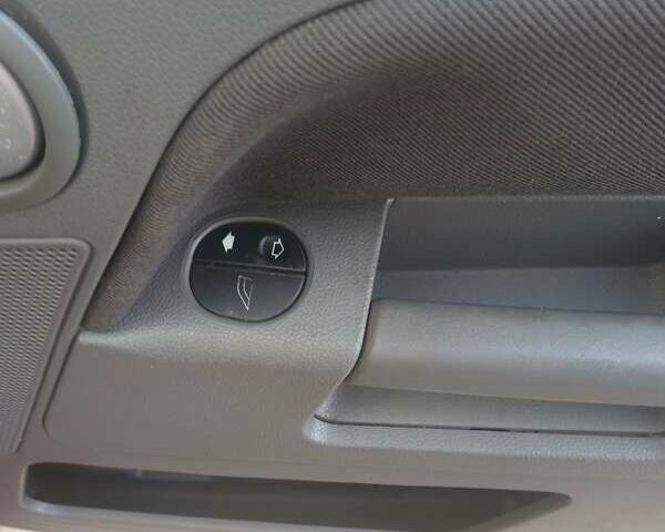 Красный Форд Фьюжн, объемом двигателя 0 л и пробегом 160 тыс. км за 3500 $, фото 3 на Automoto.ua