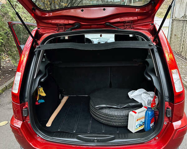 Красный Форд Фьюжн, объемом двигателя 1.4 л и пробегом 219 тыс. км за 5150 $, фото 14 на Automoto.ua