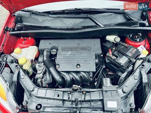 Червоний Форд Фьюжен, об'ємом двигуна 1.4 л та пробігом 170 тис. км за 4800 $, фото 1 на Automoto.ua