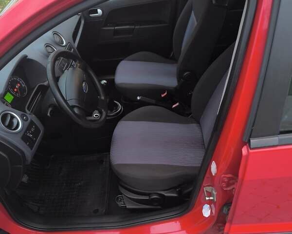 Форд Фьюжн 2006 в Теплике на Automoto.ua Красный Форд Фьюжн, объемом двигателя 1.4 л и пробегом 170 тыс. км за 5200 $, фото 1 на Automoto.ua