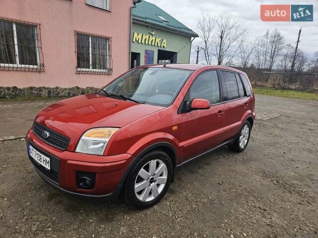 Красный Форд Фьюжн, объемом двигателя 1.6 л и пробегом 215 тыс. км за 4750 $, фото 1 на Automoto.ua
