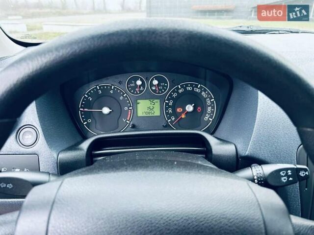 Червоний Форд Фьюжен, об'ємом двигуна 1.4 л та пробігом 170 тис. км за 4800 $, фото 6 на Automoto.ua