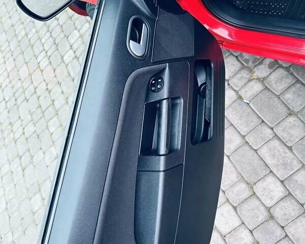 Червоний Форд Фьюжен, об'ємом двигуна 1.4 л та пробігом 170 тис. км за 4800 $, фото 5 на Automoto.ua