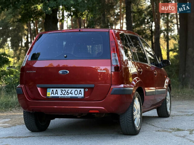 Красный Форд Фьюжн, объемом двигателя 1.6 л и пробегом 263 тыс. км за 4300 $, фото 9 на Automoto.ua