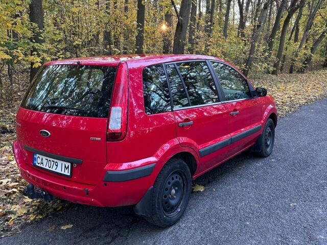 Красный Форд Фьюжн, объемом двигателя 1.4 л и пробегом 132 тыс. км за 4200 $, фото 2 на Automoto.ua