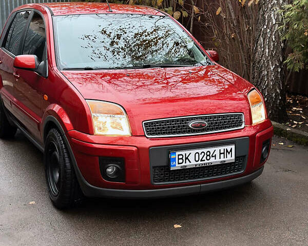 Красный Форд Фьюжн, объемом двигателя 1.4 л и пробегом 219 тыс. км за 5150 $, фото 1 на Automoto.ua